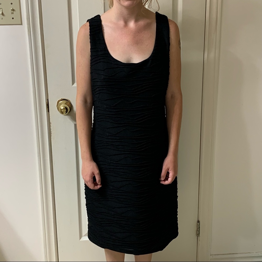 🌷3 for $25🌷Unbranded, US L, Black Raised Pattern Sleeveless Cocktail Dress